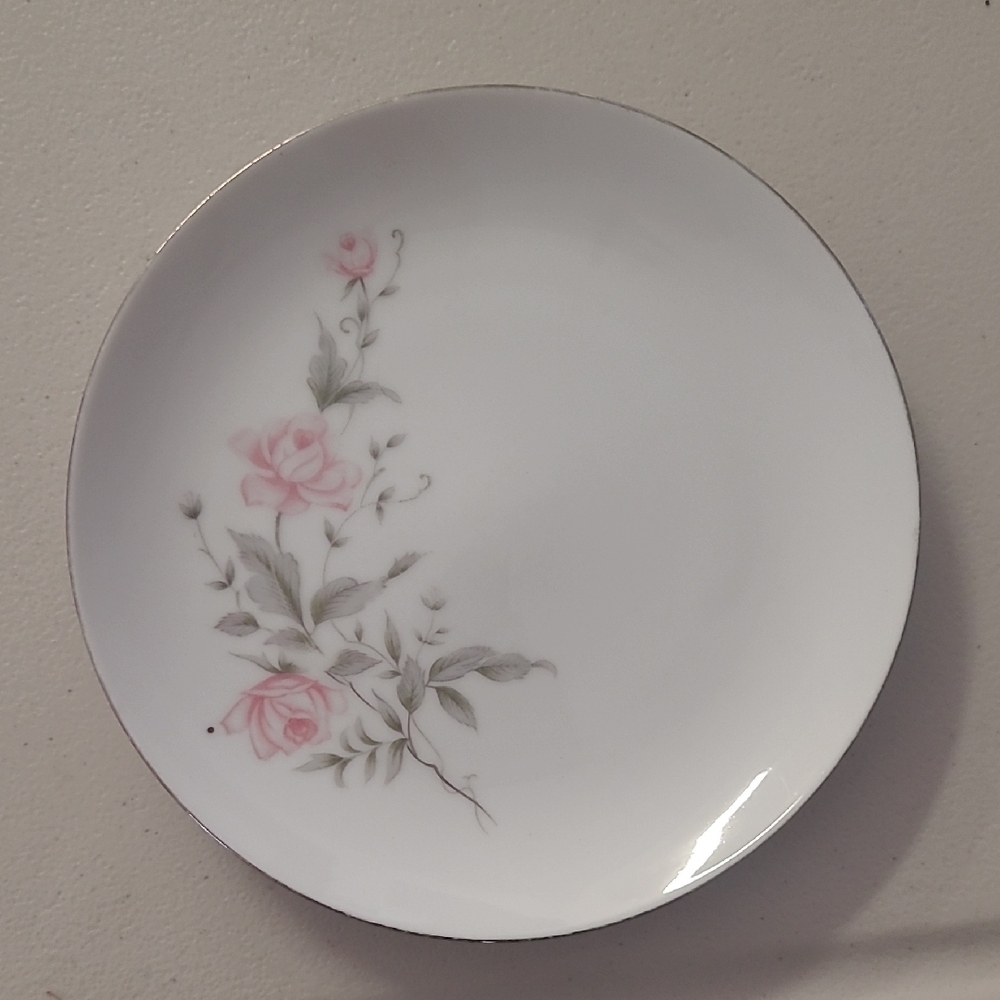 Castlecourt White and Pink Floral Dinnerware Salad/Dessert Replacement Plate